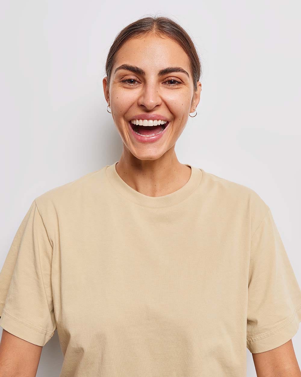 carefree-cheerful-woman-with-dark-combed-hair-smil-A2E3UXT.jpg carefree-cheerful-woman-with-dark-combed-hair-smil-A2E3UXT.jpg
